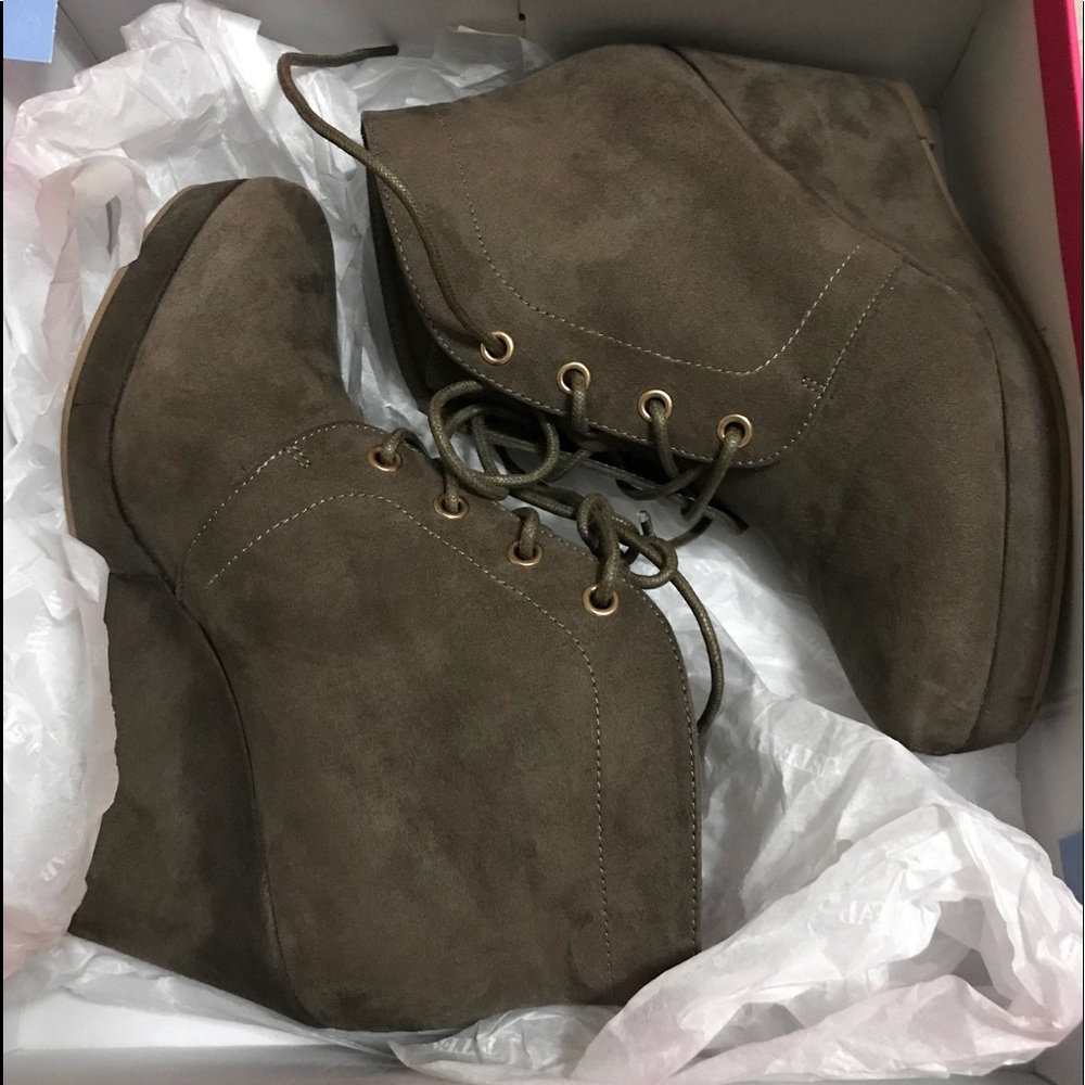 JustFab booties taupe